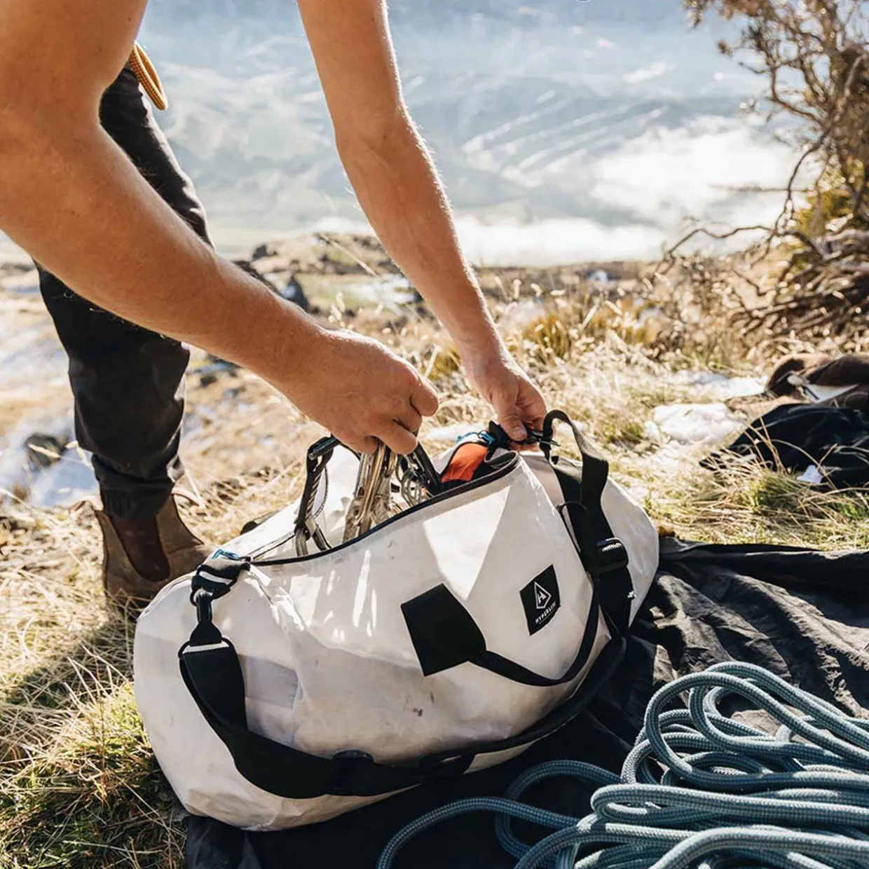 30L Approach Duffel