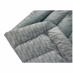 Vela 32 Double Down Quilt