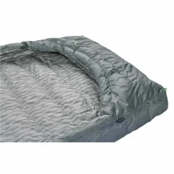 Vela 32 Double Down Quilt